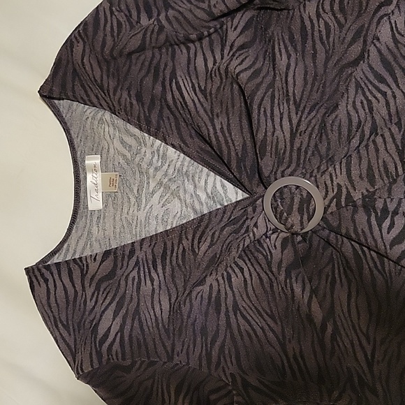 Women's top - Picture 2 of 3